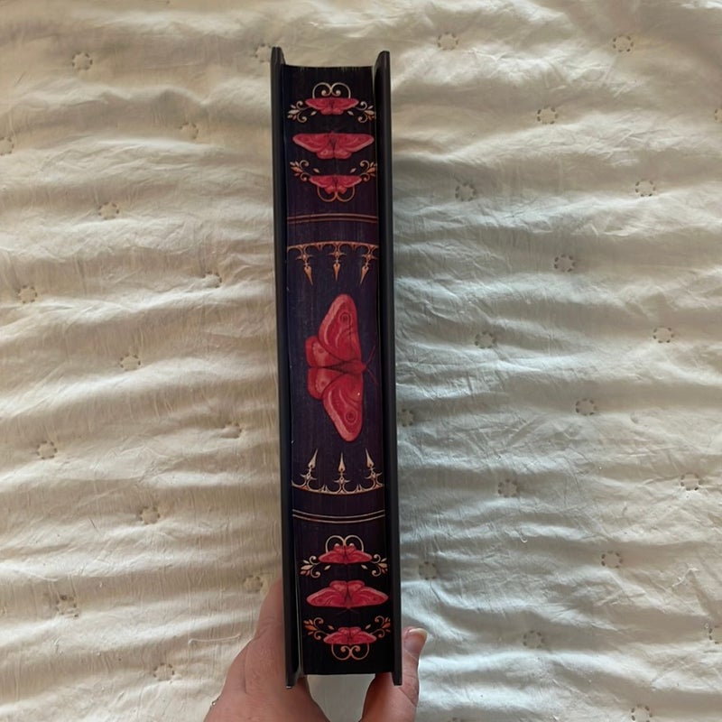 The Crimson Moth (Exclusive Fairyloot Edition)