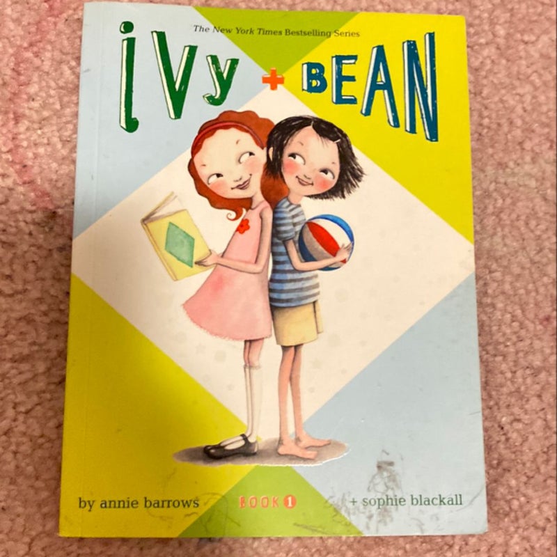 Ivy and Bean - Book 1 (Ivy and Bean Books, Books for Elementary School)