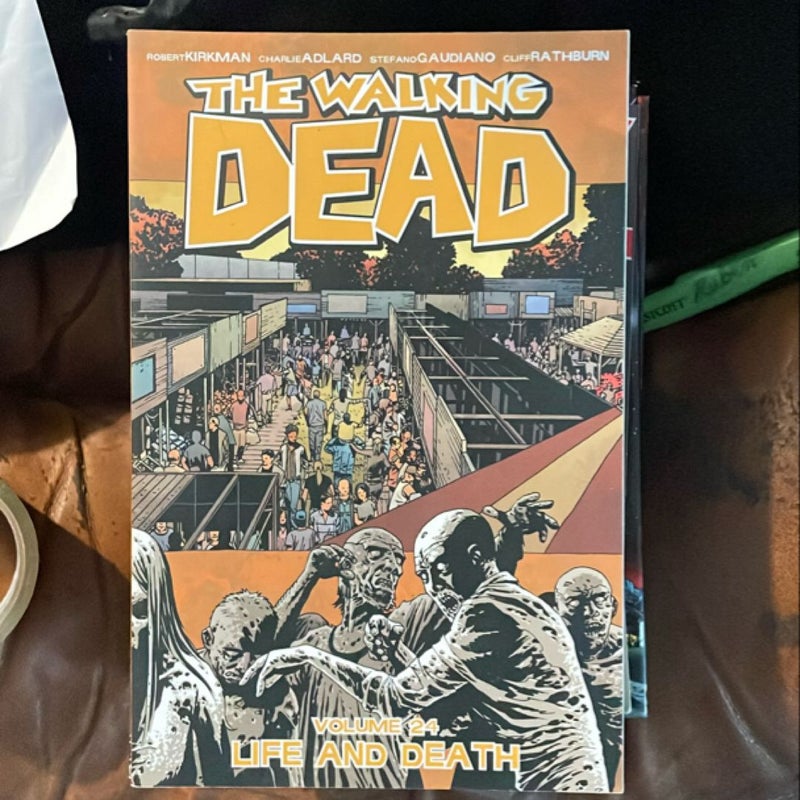 The Walking Dead Volume 24