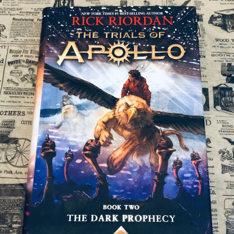 Trials of Apollo, the Book Two the Dark Prophecy (Trials of Apollo, the Book Two)