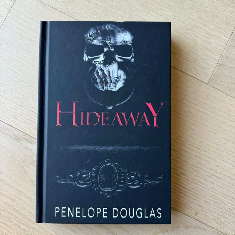 Hideaway by Penelope Douglas mystic edition, Signed! 