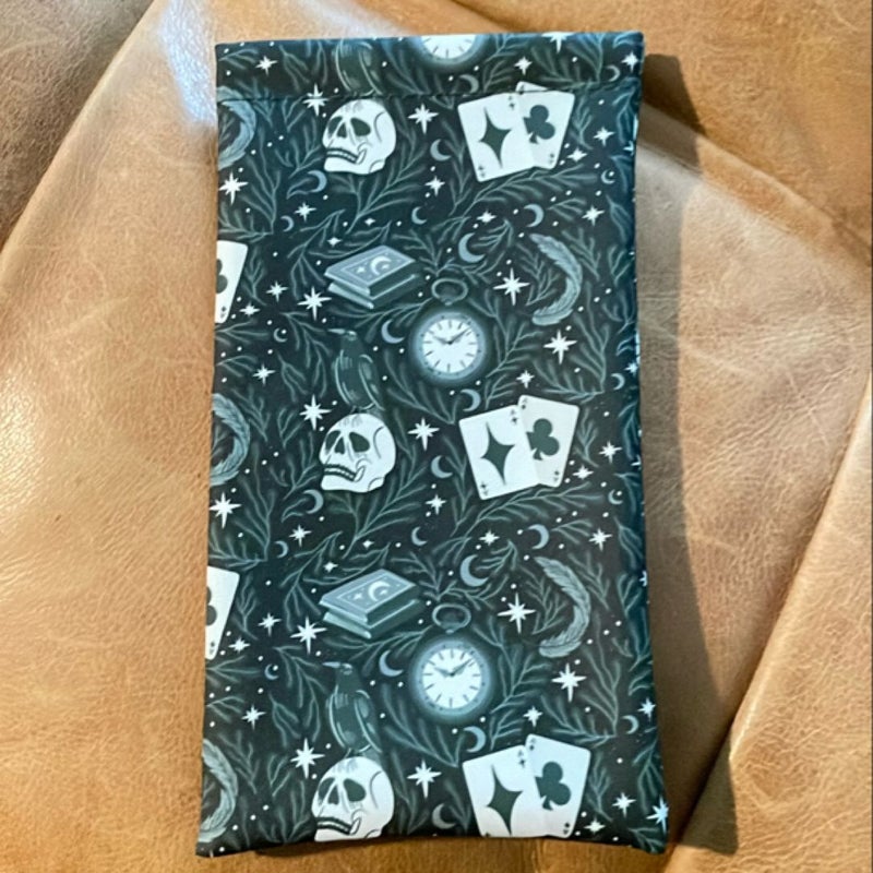 Illumicrate Scales and Wings Glasses Case