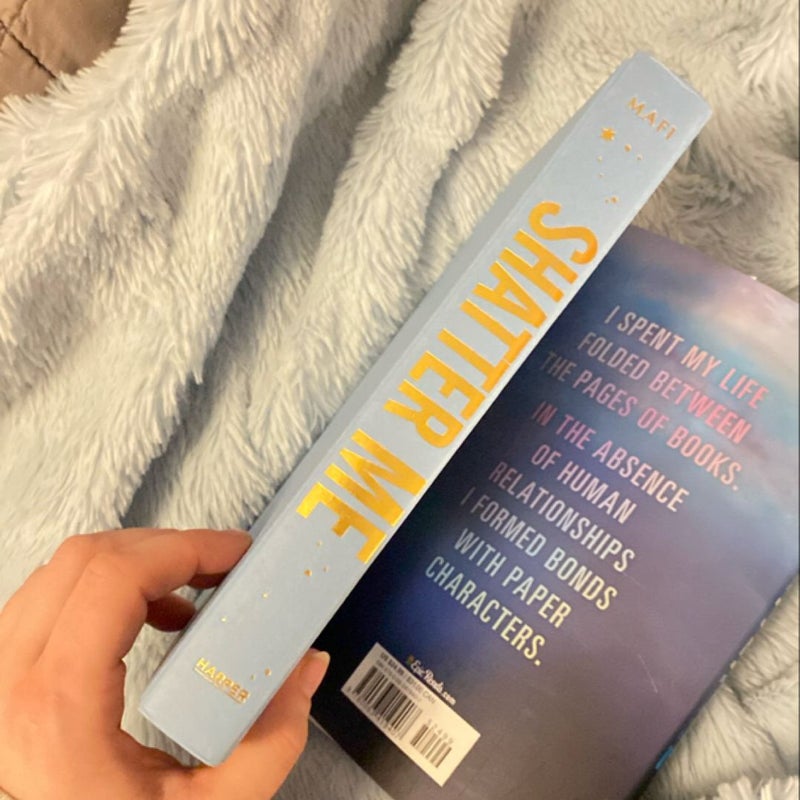 Shatter Me Collector's Deluxe Limited Edition