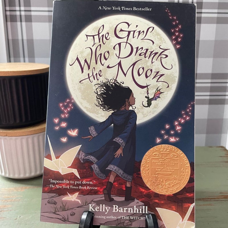 The Girl Who Drank the Moon (Winner of the 2017 Newbery Medal)