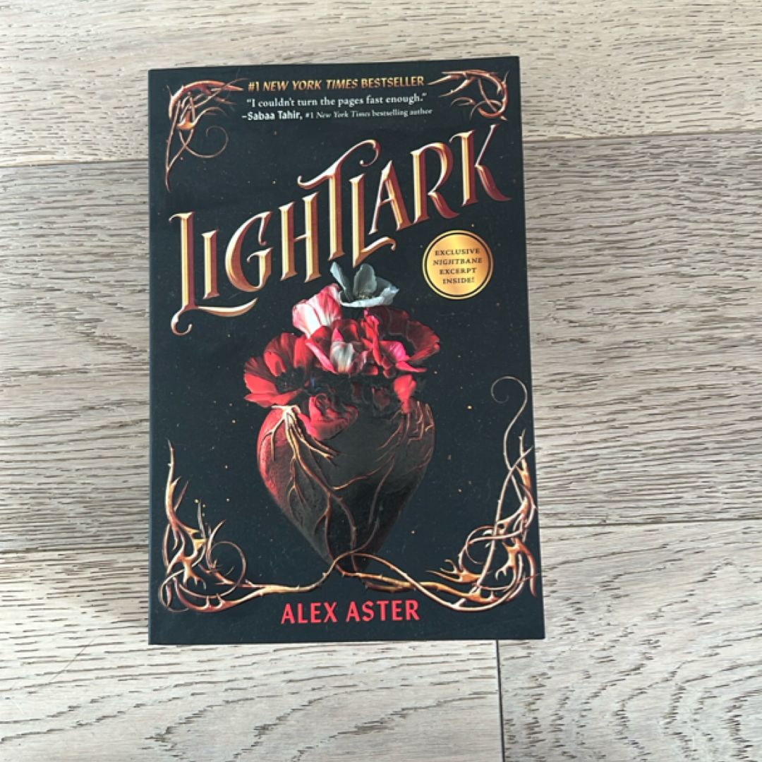 Lightlark (the Lightlark Saga Book 1)