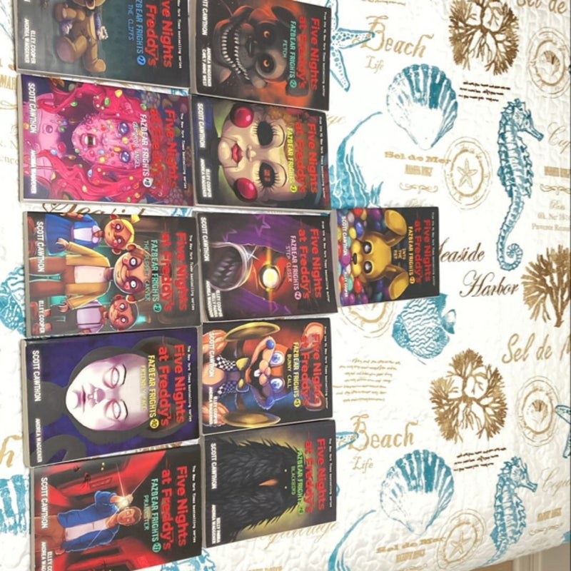 Five Nights at Freddy’s - Fazbear Frights Collection #1-11