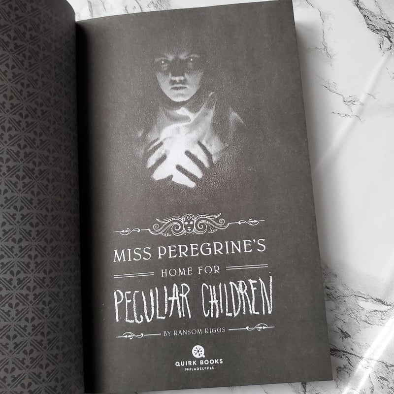 Miss Peregrine's Home for Peculiar Children / Hollow City