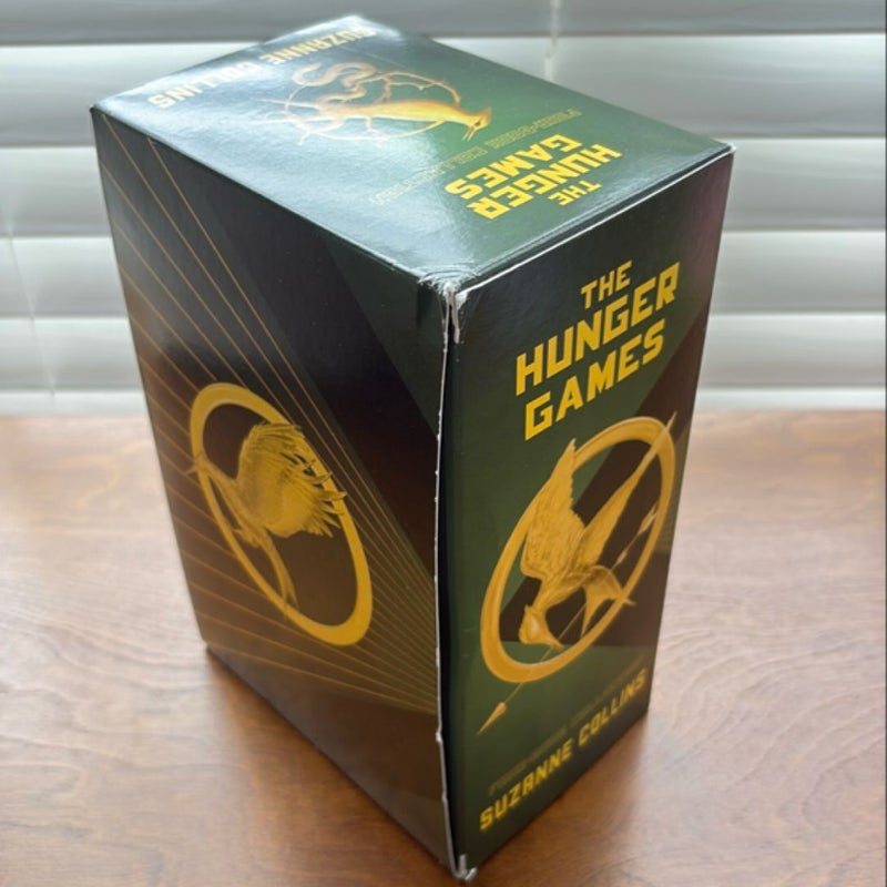 Hunger Games 4-Book Paperback Box Set (the Hunger Games, Catching Fire, Mockingjay, the Ballad of Songbirds and Snakes)