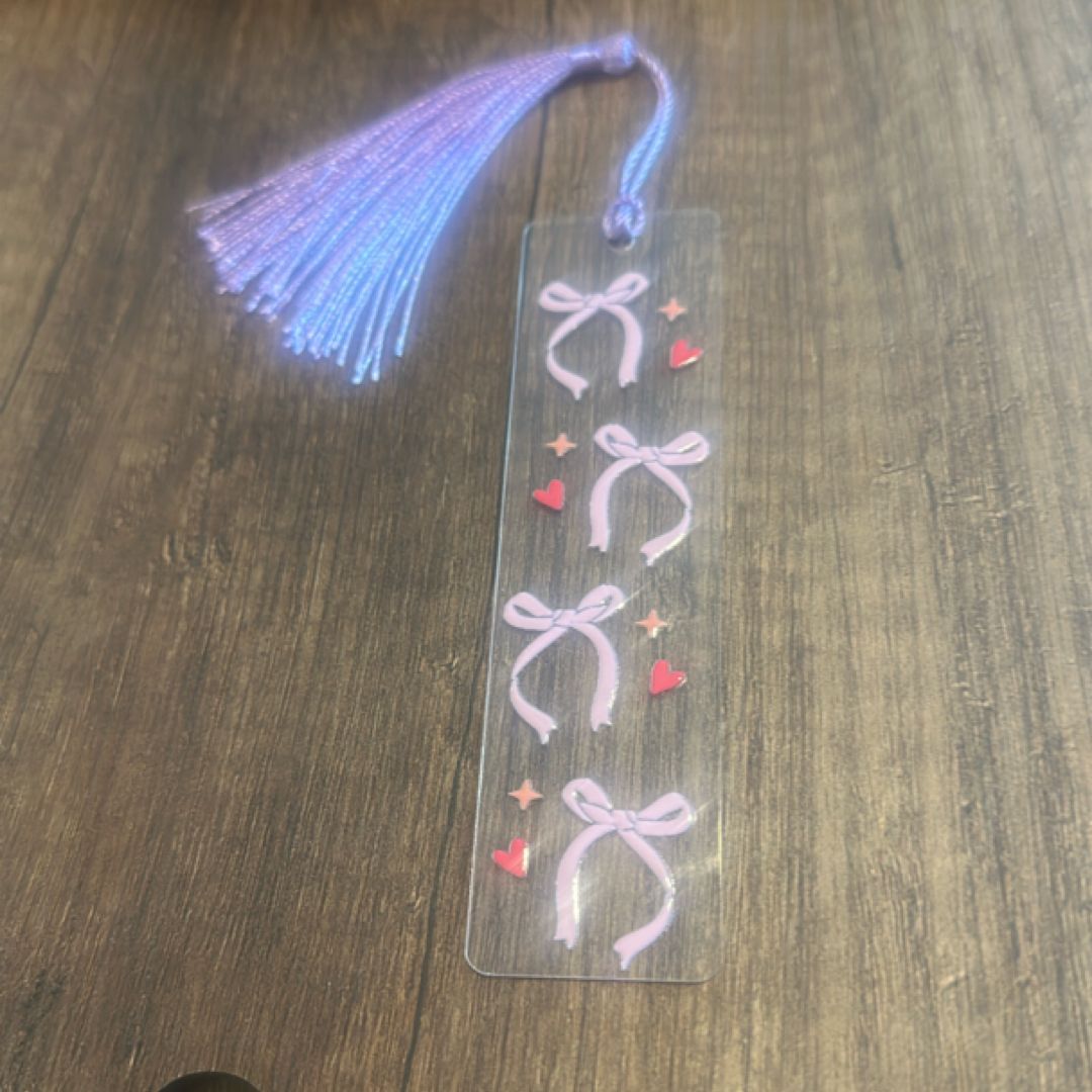 Pink ribbon + ♥️s