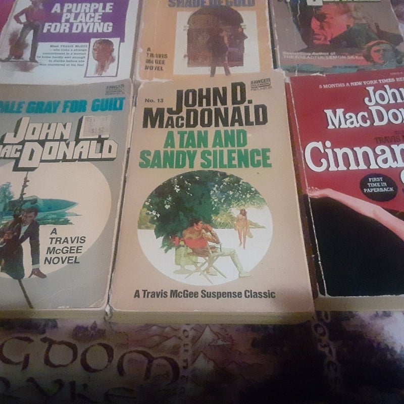10 Travis McGee book lot