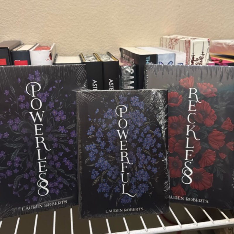 Powerless Set (Exclusive OwlCrate Editions) by Lauren Roberts ...
