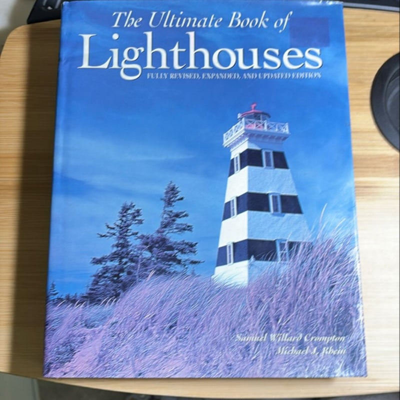 The Ultimate Book of Lighthouses