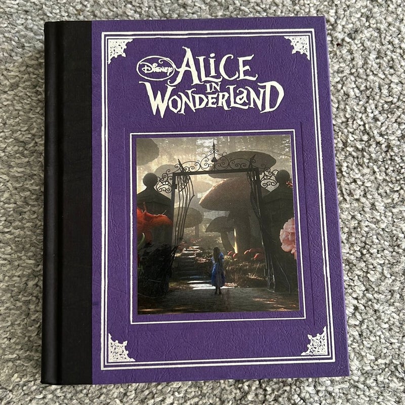Alice in Wonderland (Based on the Motion Picture Directed by Tim Burton (Reissue))