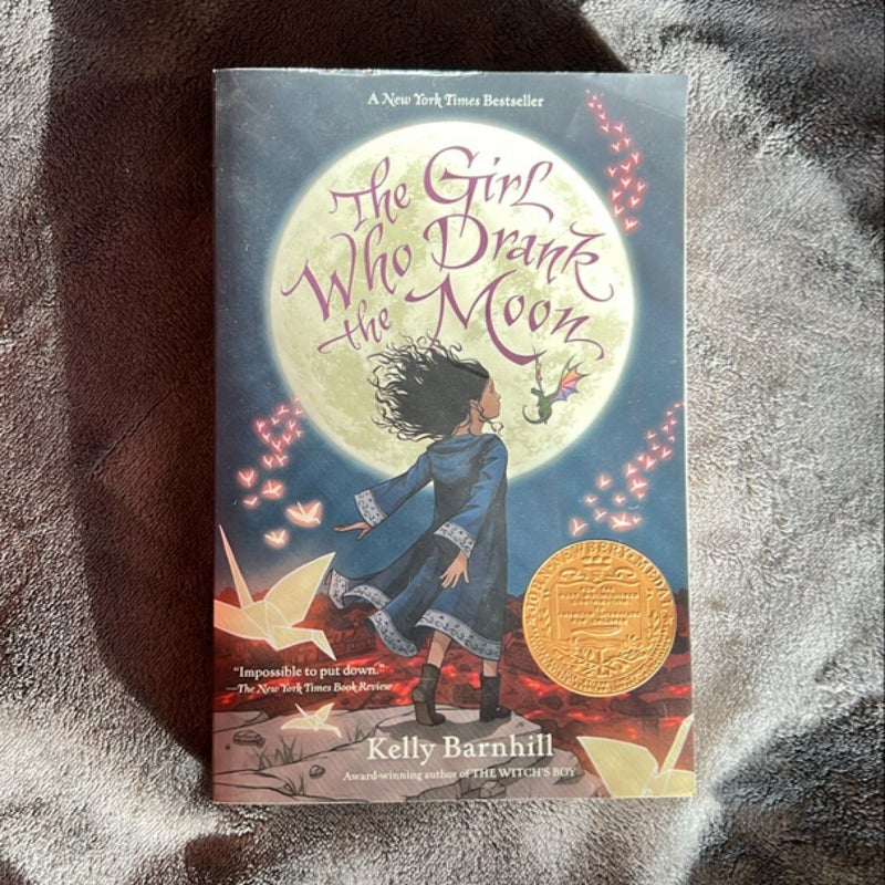 The Girl Who Drank the Moon (Winner of the 2017 Newbery Medal)