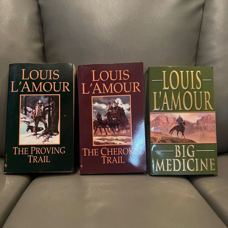 Louis L'Amour Paperback Book Set