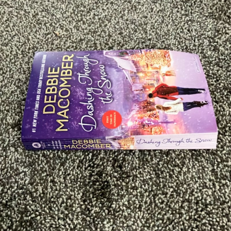Dashing Through the Snow by Debbie Macomber, Paperback | Pangobooks