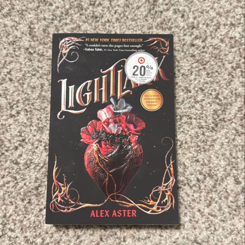 Lightlark (the Lightlark Saga Book 1)