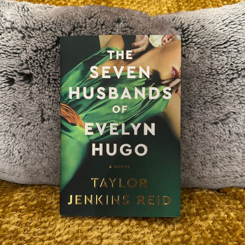 The Seven Husbands of Evelyn Hugo: Deluxe Edition Hardcover