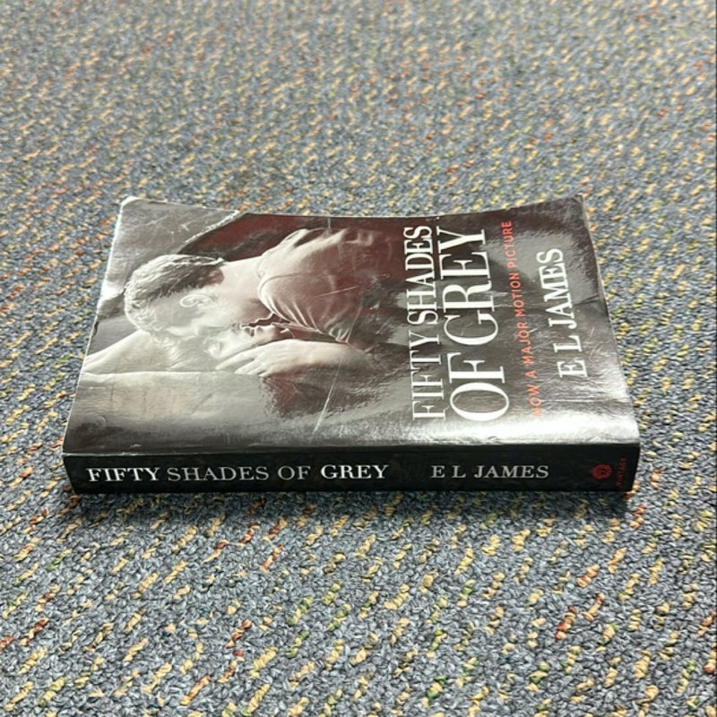 Fifty Shades of Grey (Movie Tie-In Edition)