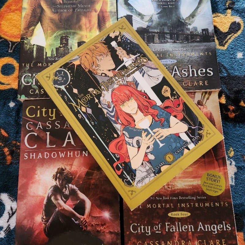 The Mortal Instruments bundle - Books 1-4 and graphic novel