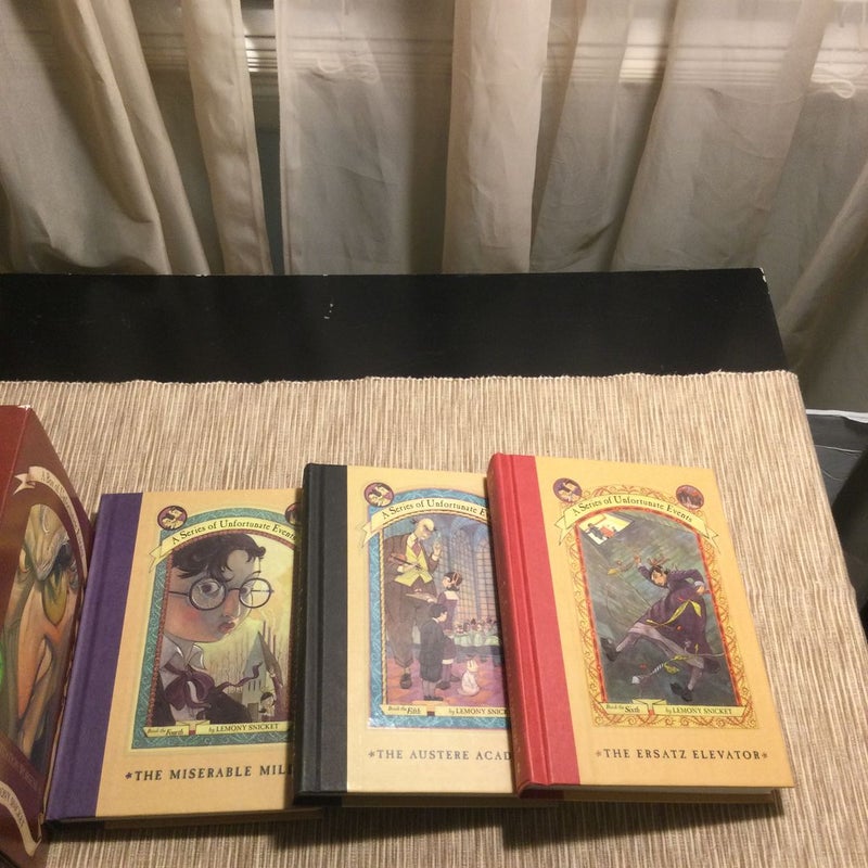 A Series of Unfortunate Events Boxed Set of 3 Books  (Books 4-6)  
