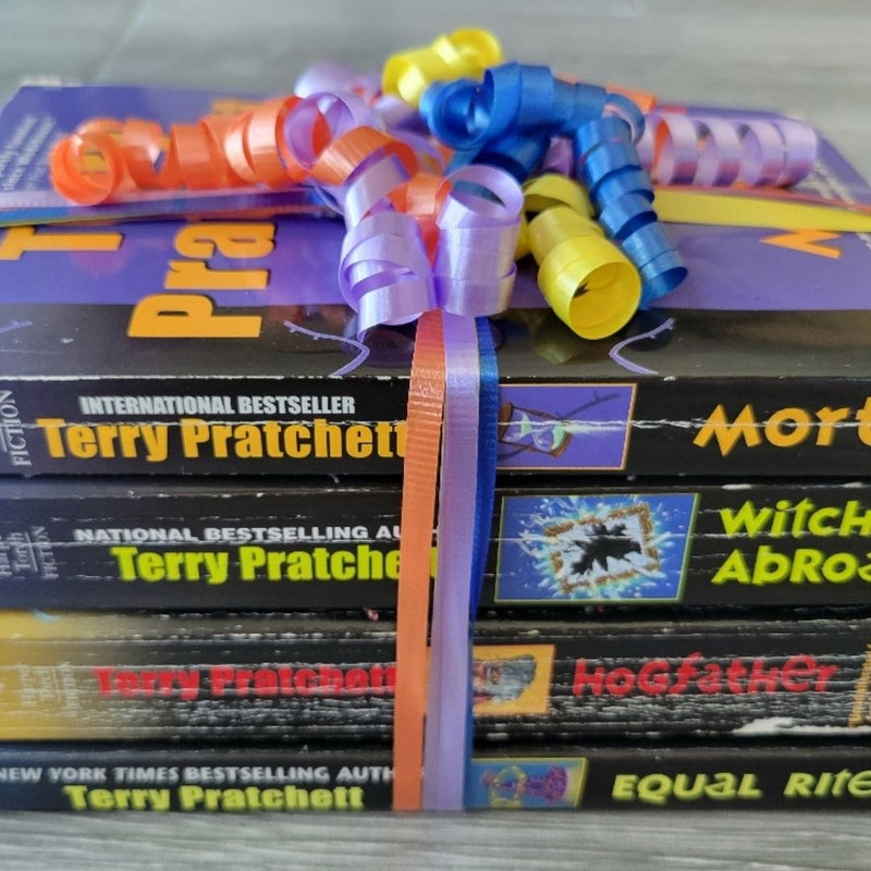 DISCWORLD SERIES BY LOT OF 4 TERRY PRATCHET: MORT WITCHES HOGFATHER EQUAL RITES