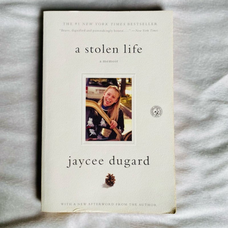 A Stolen Life by Jaycee Dugard, Paperback | Pangobooks