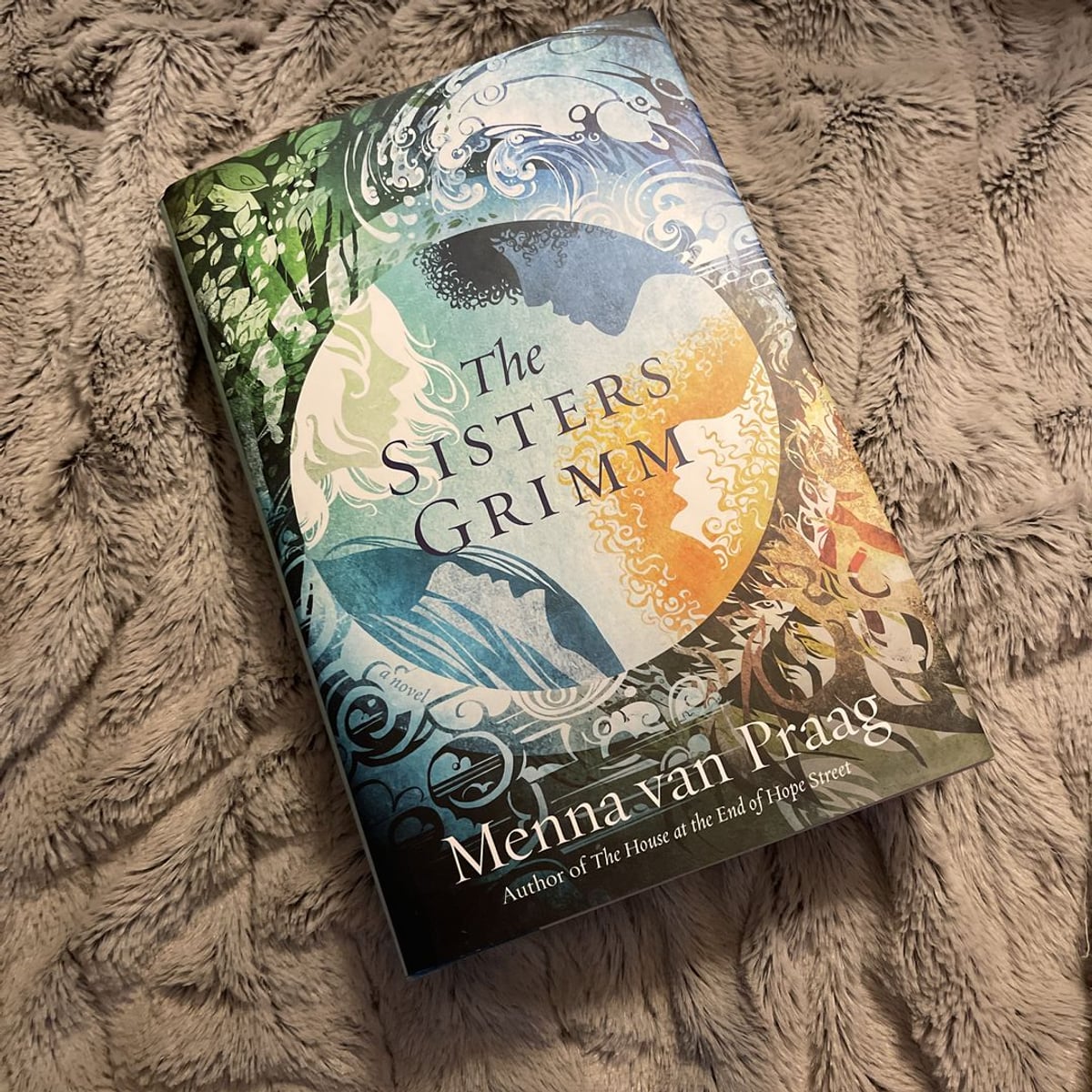 The Sisters Grimm by Menna van Praag, Hardcover | Pangobooks