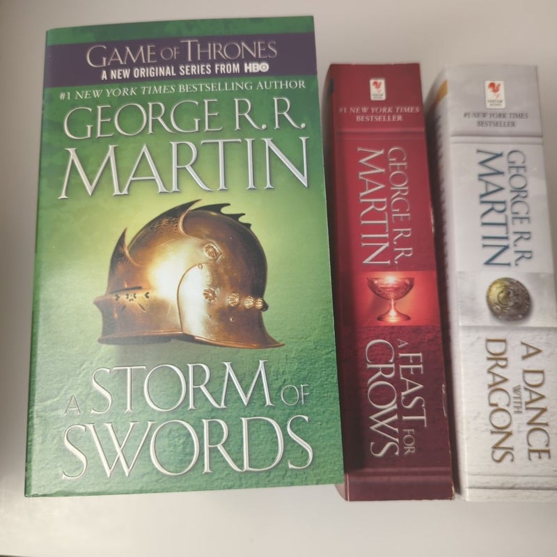 George R. R. Martin's a Game of Thrones 5-Book Boxed Set (Song of Ice and Fire Series)