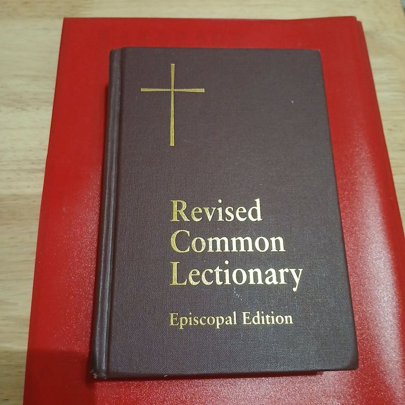 Revised Common Lectionary Pew Edition by Church Publishing Incorporated