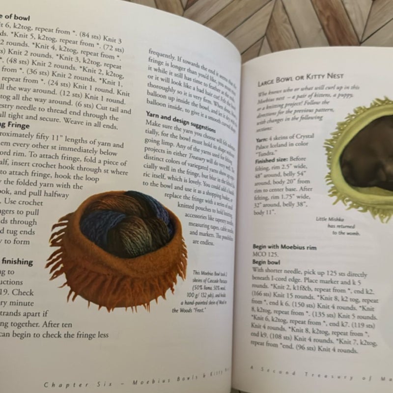 A Second Treasury of Magical Knitting