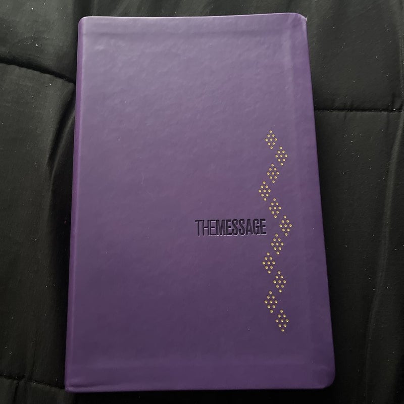 The Message Deluxe Gift Bible (Leather-Look, Amethyst Gem): The Bible in Contemporary Language