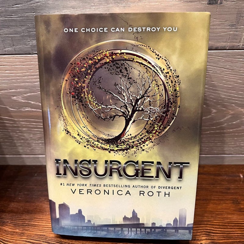 Divergent Series Young Adult Lot Of 2 HB Divergent Insurgent Veronica Roth