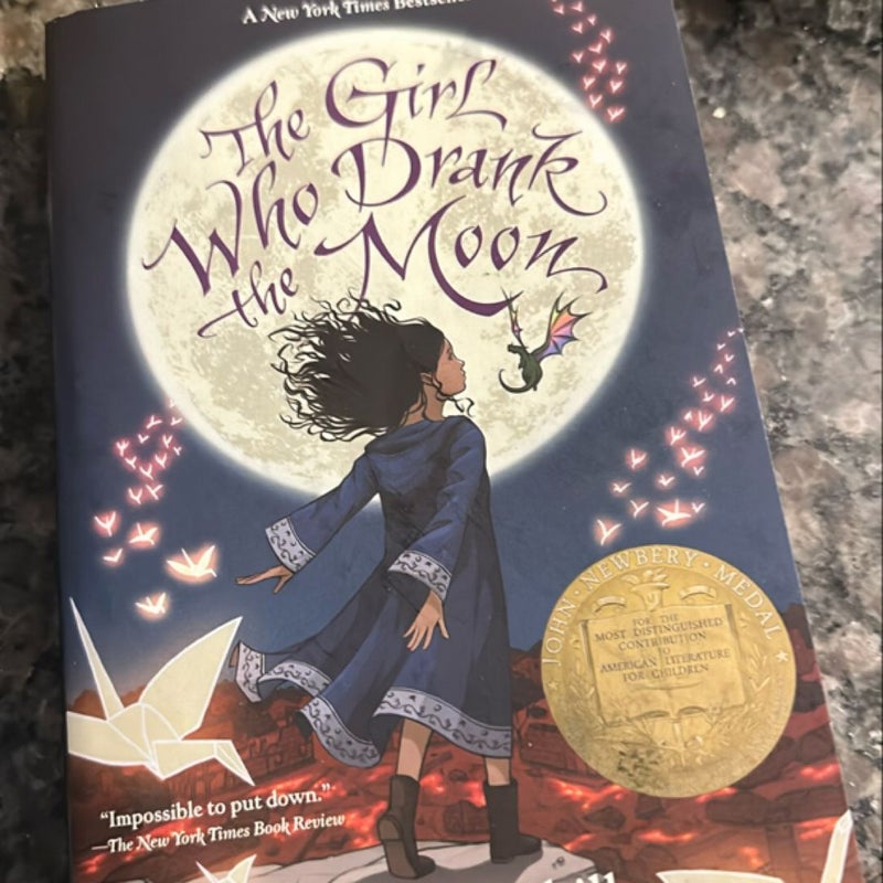 The Girl Who Drank the Moon (Winner of the 2017 Newbery Medal)