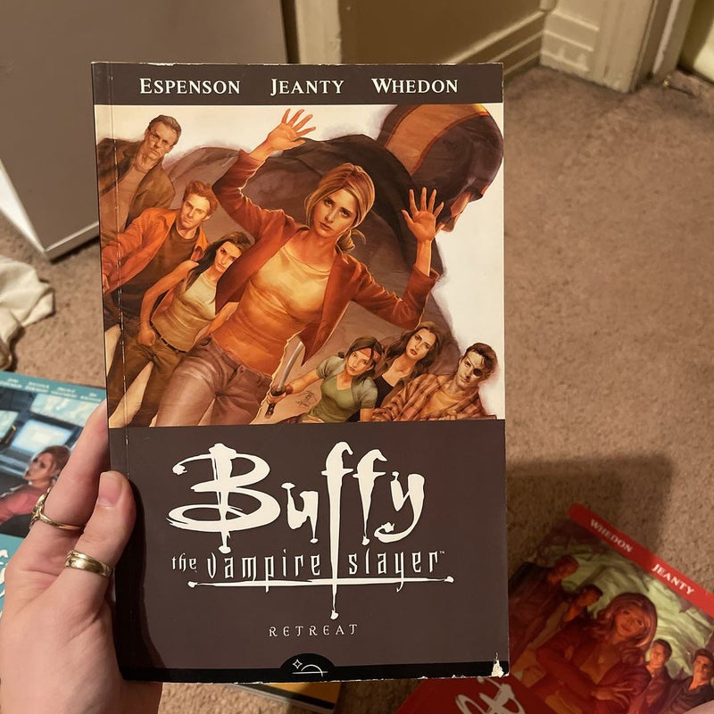 Buffy the Vampire Slayer Season 8 Volume 6: Retreat