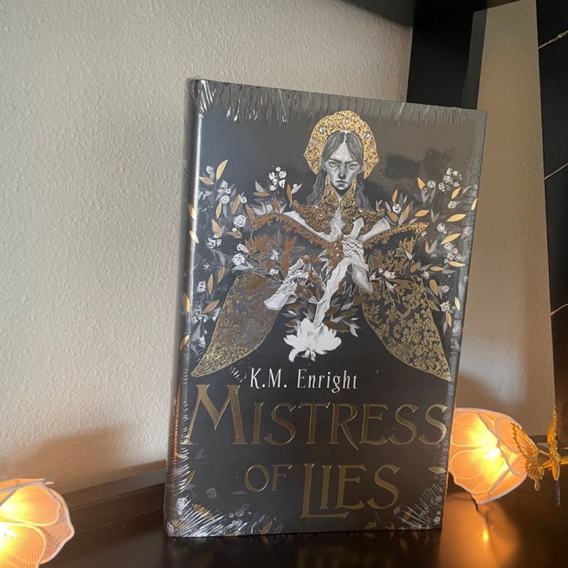 Illumicrate Mistress of Lies box