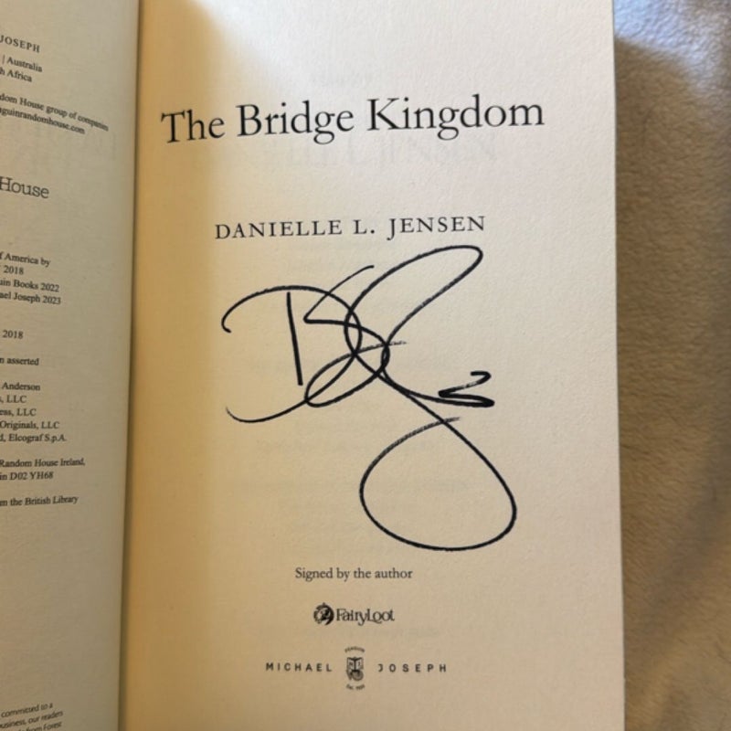 The Bridge Kingdom & The Traitor Queen (Fairyloot Edition)