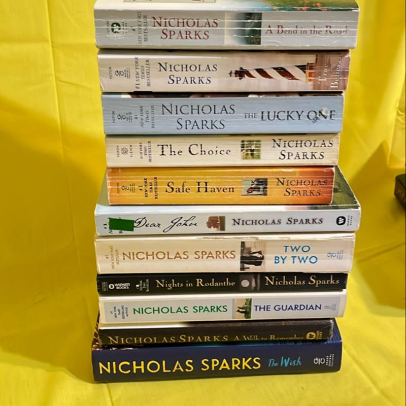 Bundle of 11 Nicholas Sparks books