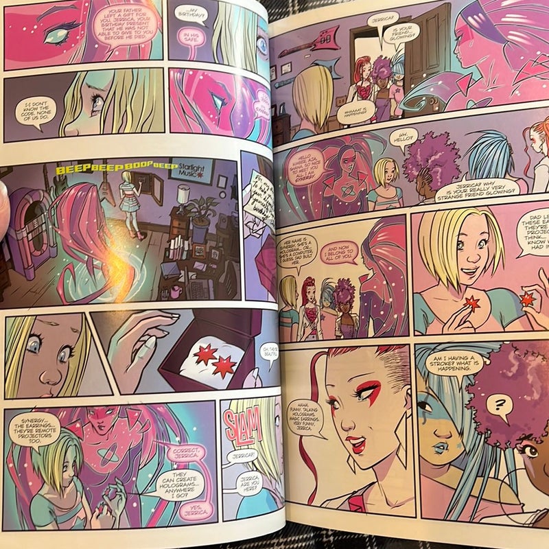 Jem and the Holograms, Vol. 1: Showtime