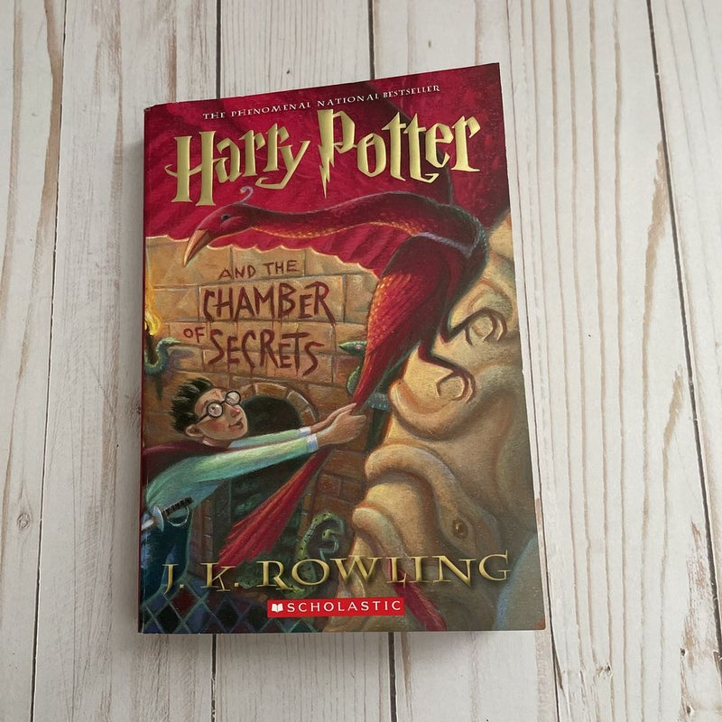 Harry Potter and the Chamber of Secrets (Paperback) 