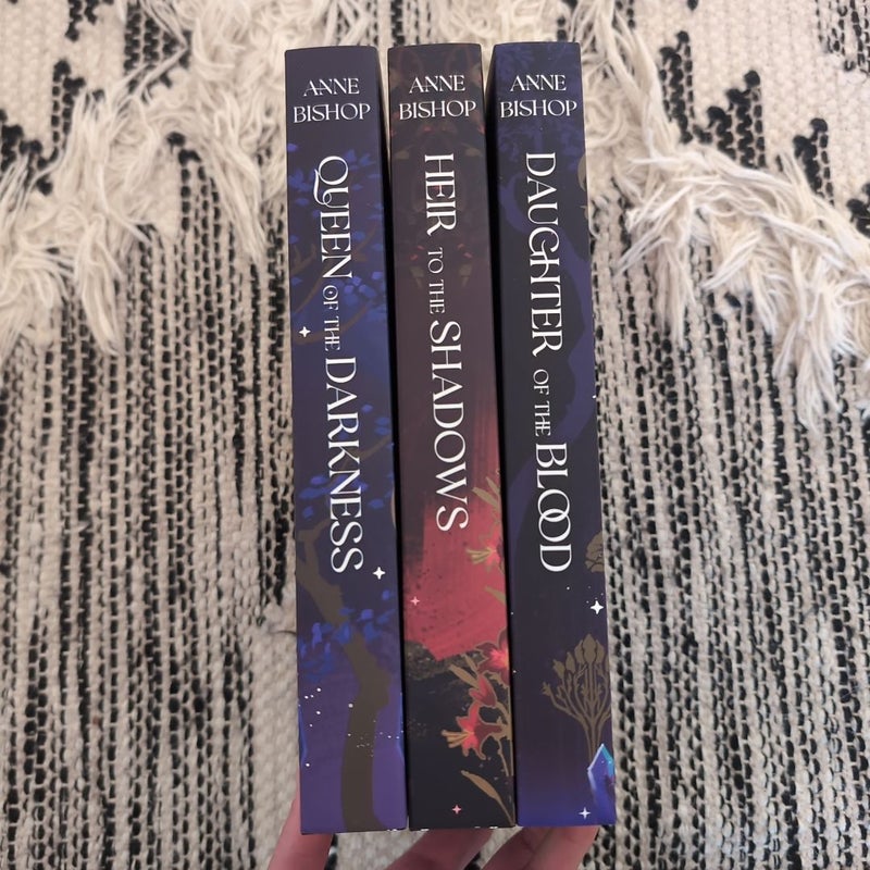 The Dark Jewels trilogy (Arcane Society)