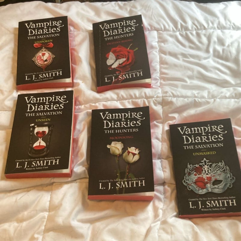 Vampire Diaries special edition set 