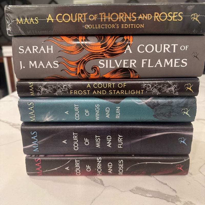 A court of thorns and roses complete set with extras