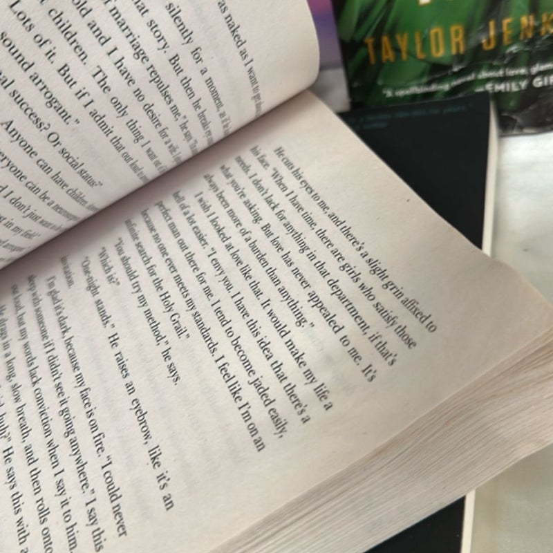 The Seven Husbands of Evelyn Hugo (Bundle)