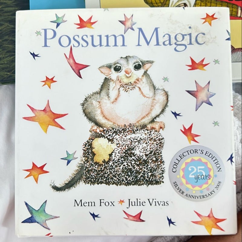 Possum Magic by Mem Fox; Julie Vivas (Illustrator)