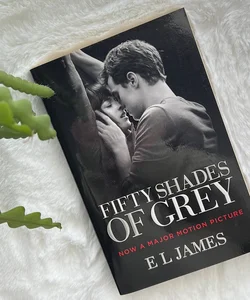 Fifty Shades of Grey (Movie Tie-In Edition)