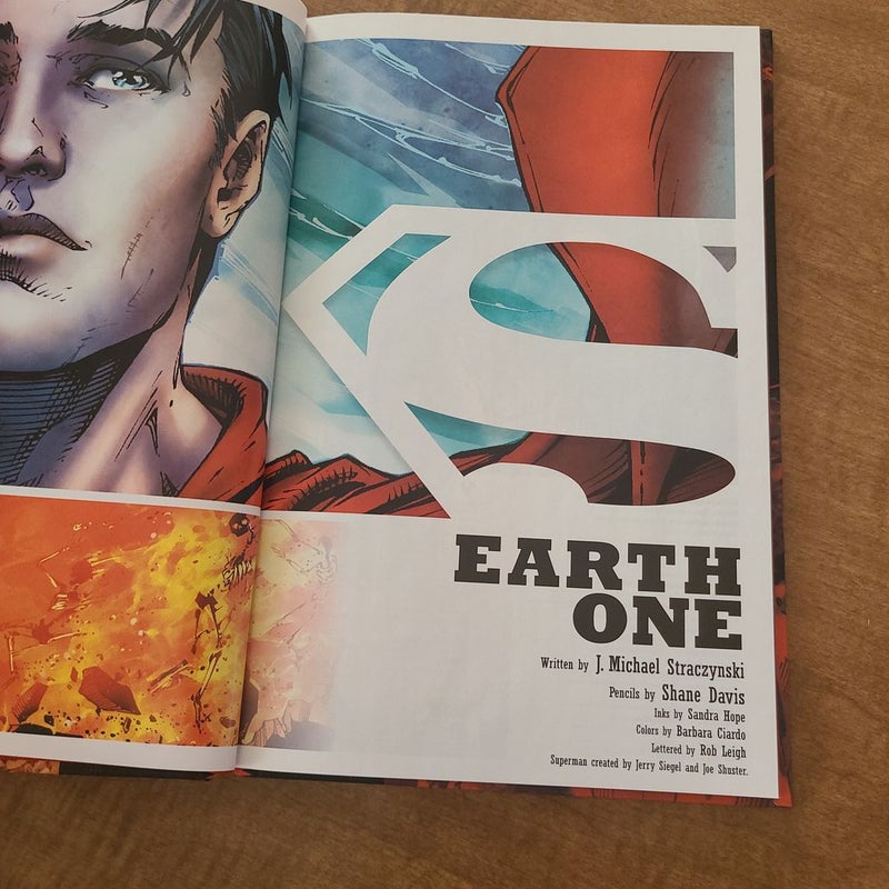 Superman: Earth One Vol. 2