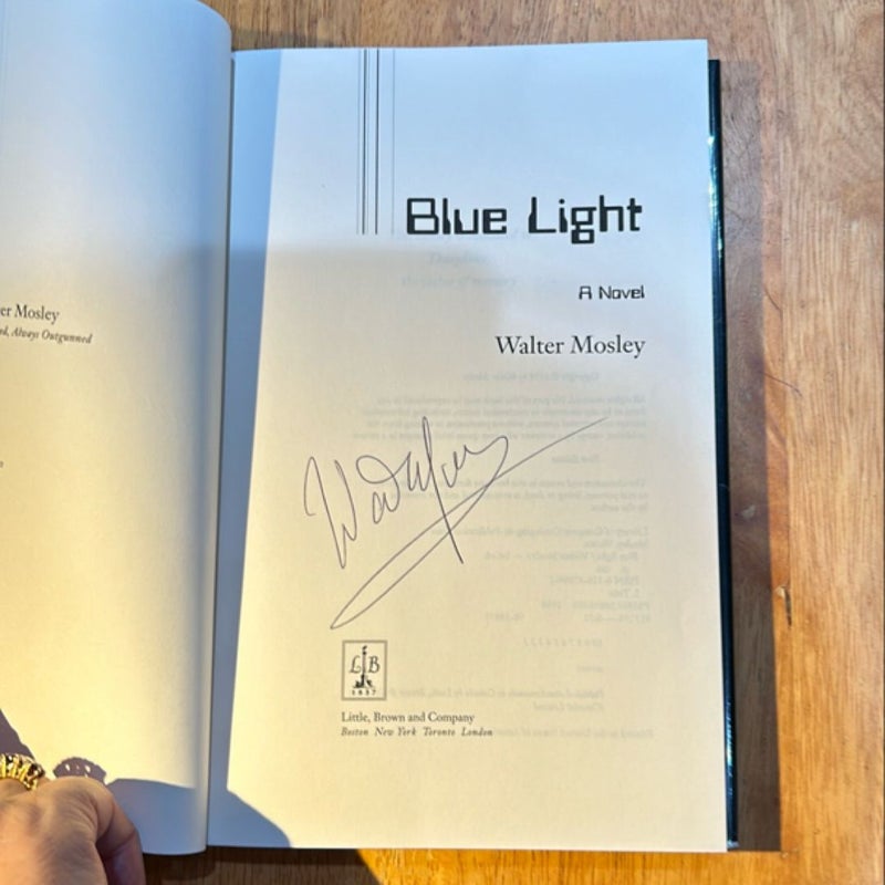 Signed 1st ed./1st * Blue Light