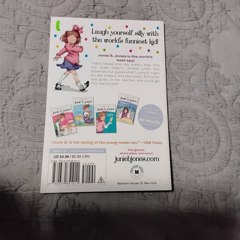 Junie B. Jones #4: Junie B. Jones and Some Sneaky Peeky Spying
