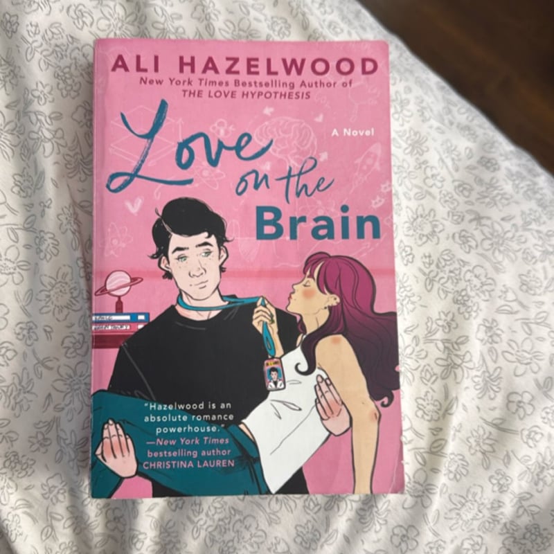 Love on the Brain by Ali Hazelwood, Paperback | Pangobooks